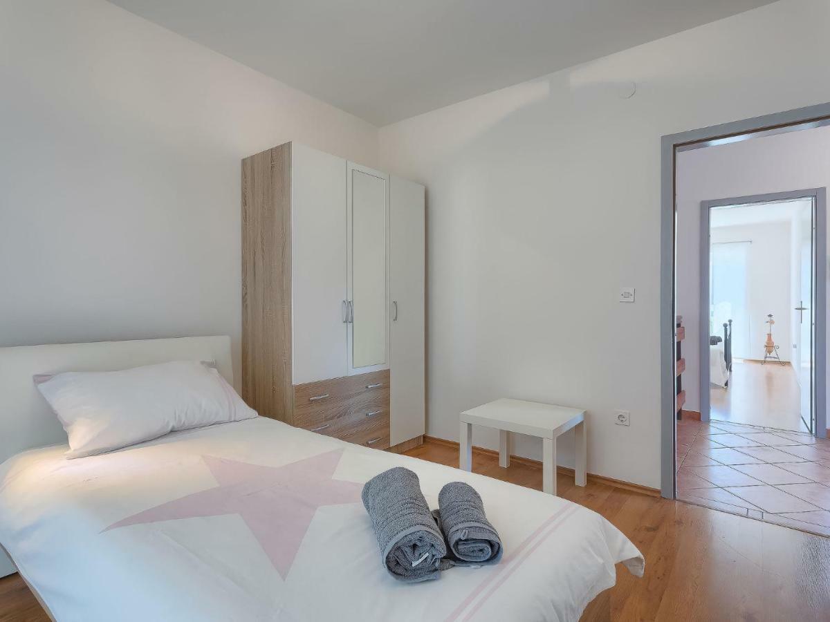 Holiday Home Gojak By Interhome Pula Eksteriør bilde